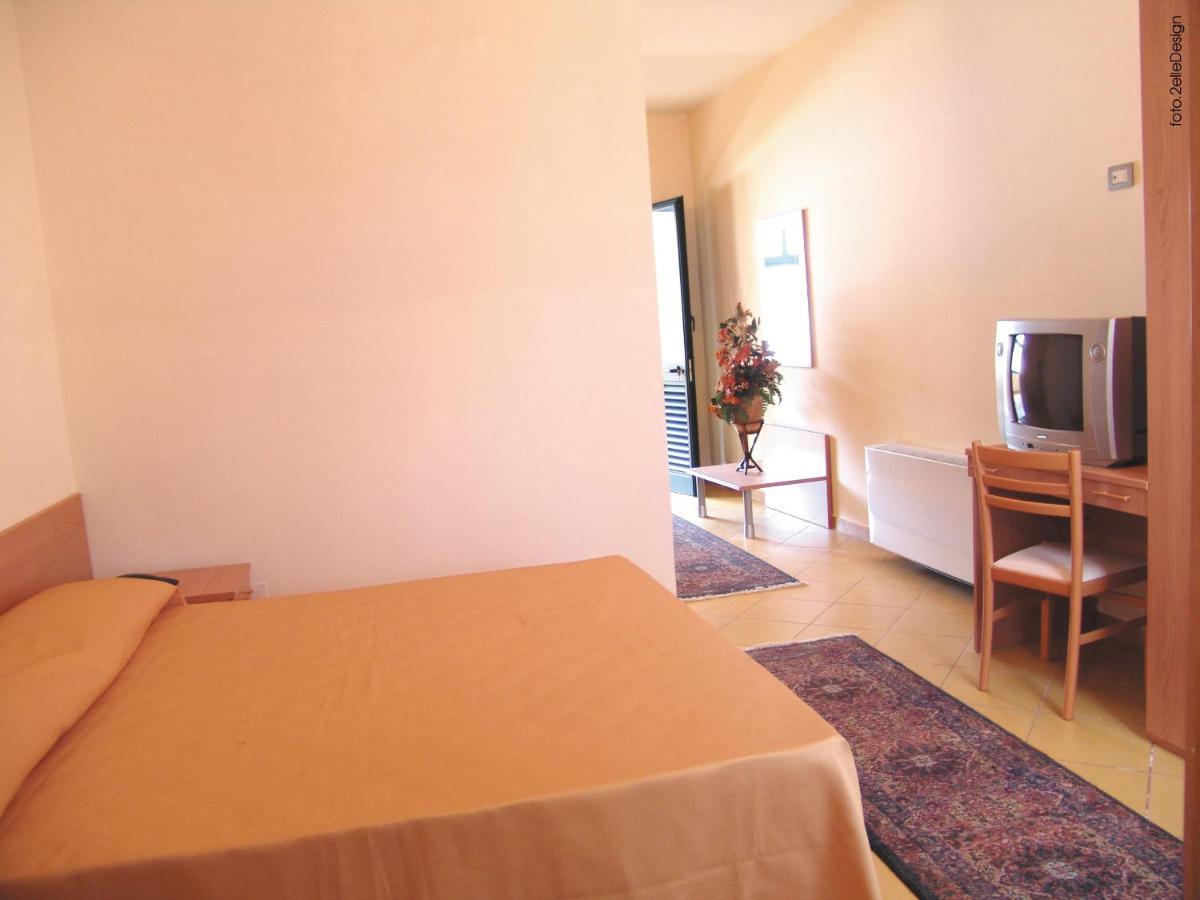 Laurito Resort & Spa Ориа Екстериор снимка